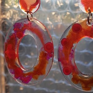 Large "lava lamp" effect oval earring